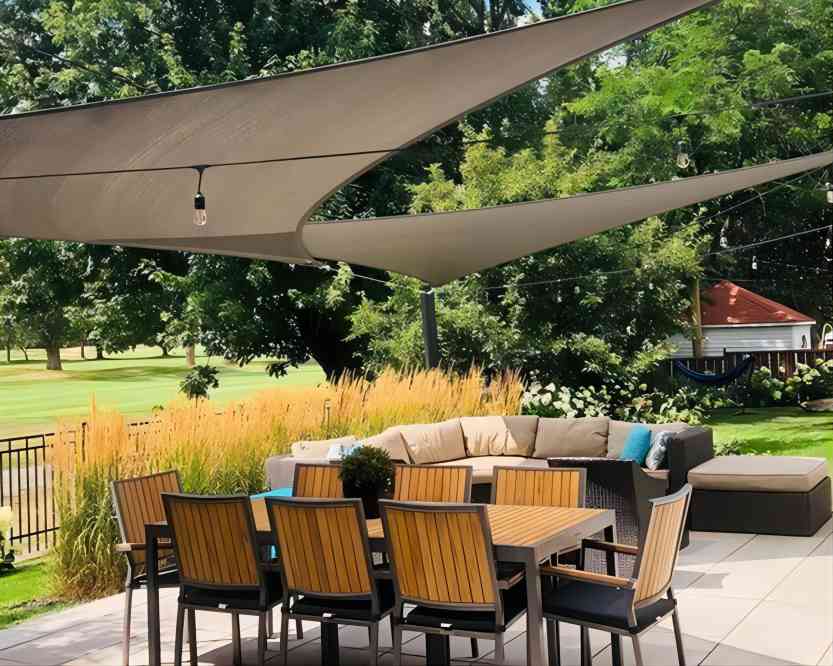 Love Story offers you the best triangle shade sails for the perfect outdoor living room!